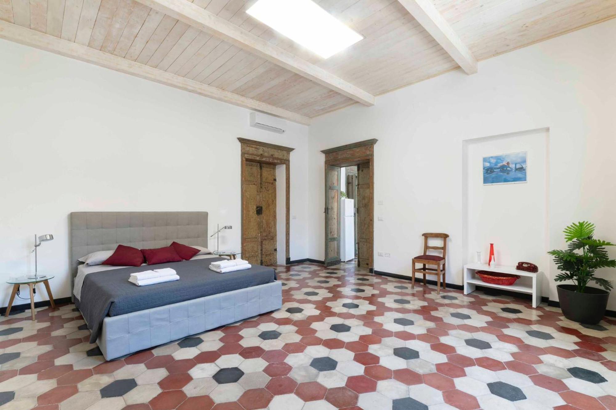 Vintage Cavour Apartment Сассари Экстерьер фото