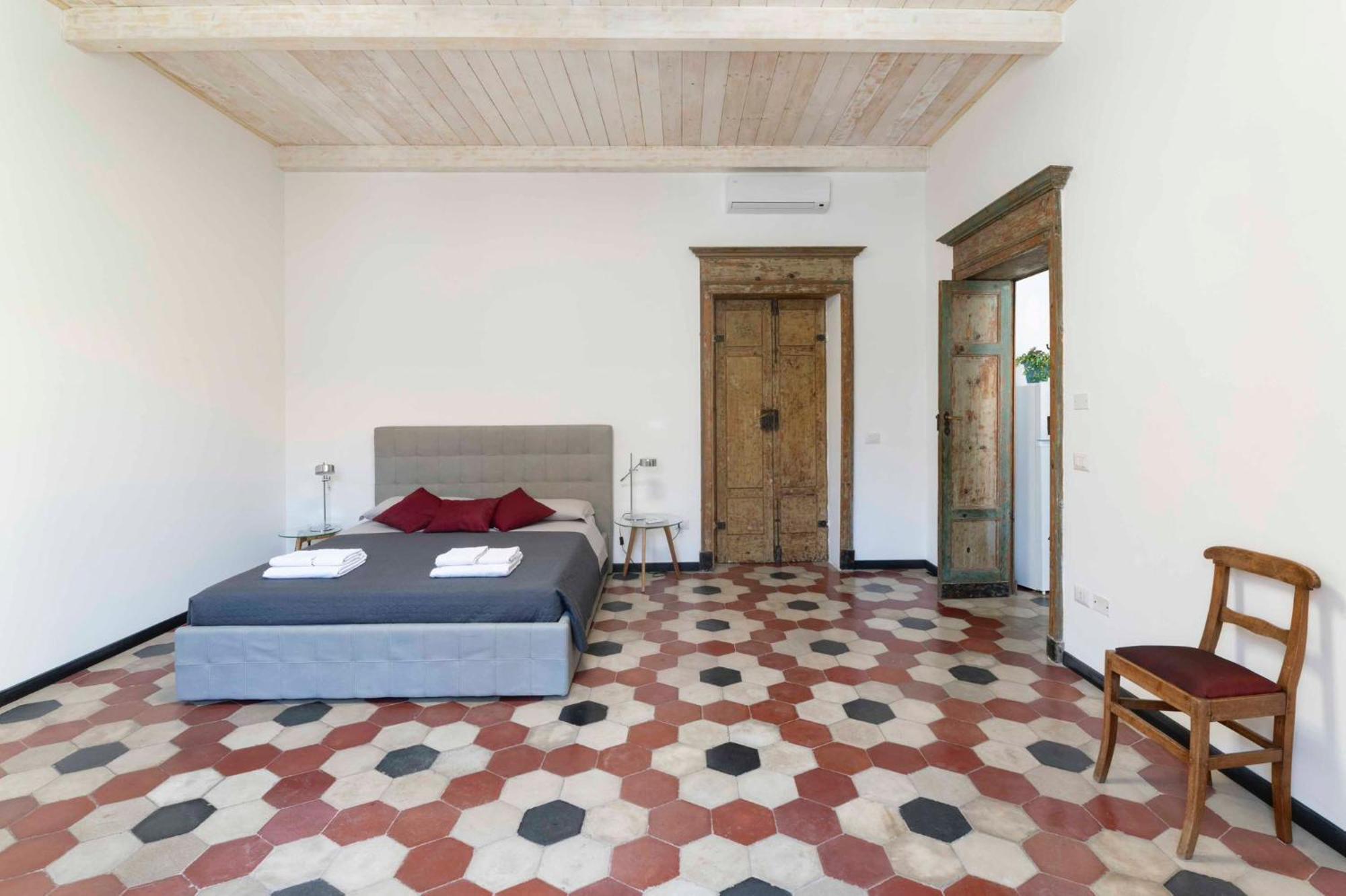 Vintage Cavour Apartment Сассари Экстерьер фото